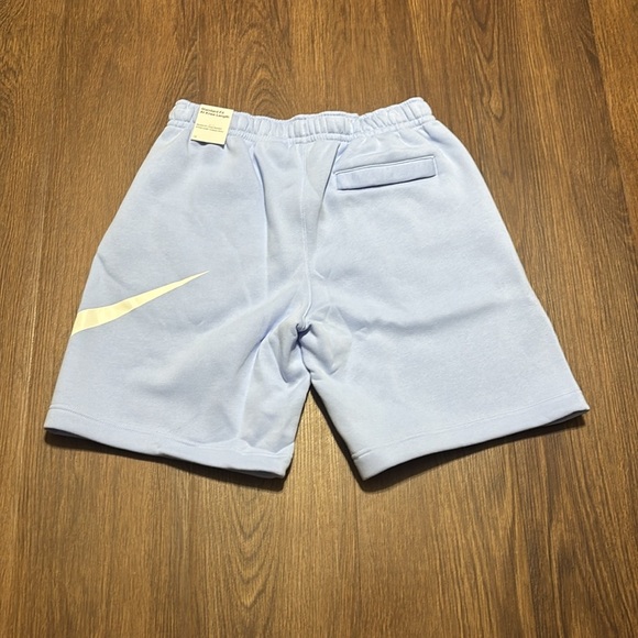 🔥🔥🔥Nike Blue Athletic Shorts with White Swoosh Size: Medium🔥🔥🔥 - Picture 3 of 8
